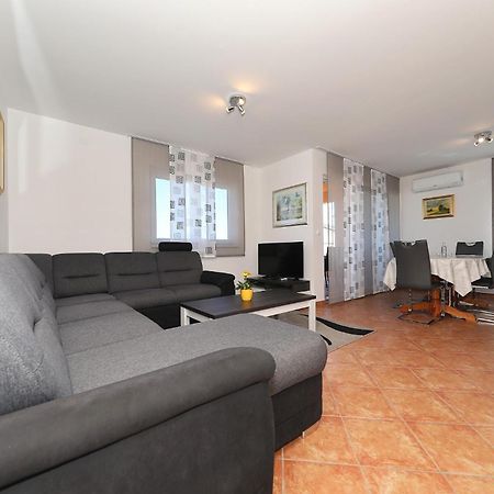 Apartment Dora Preko Eksteriør billede