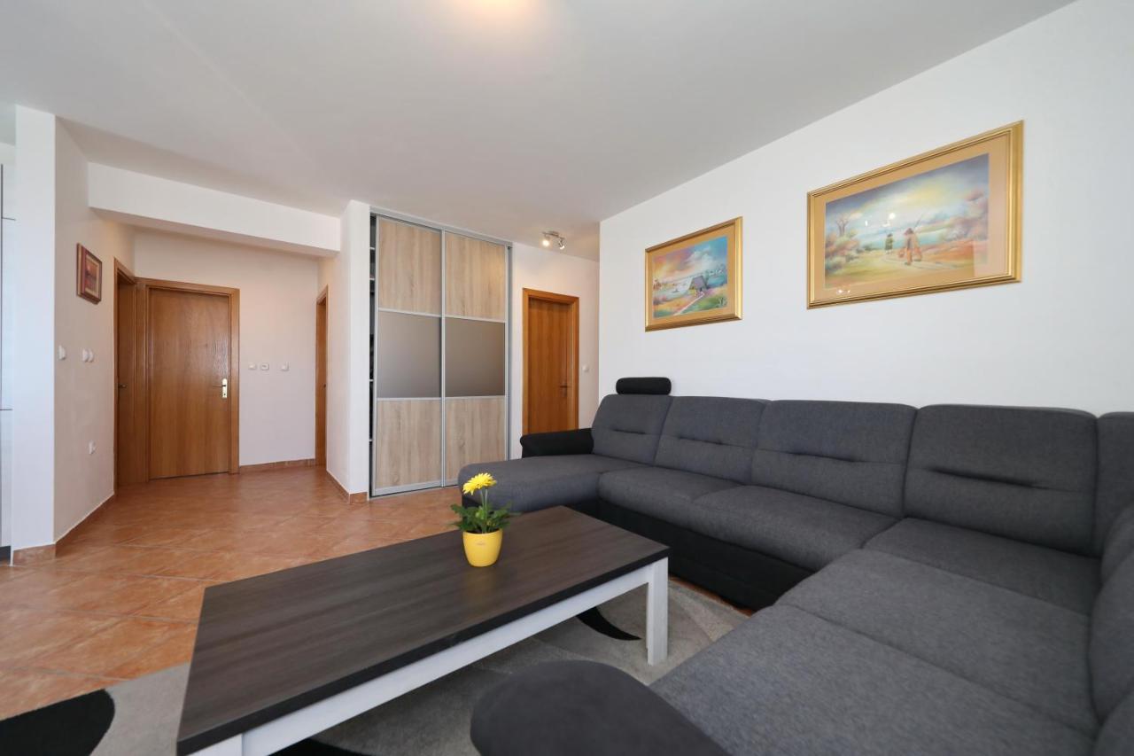 Apartment Dora Preko Eksteriør billede