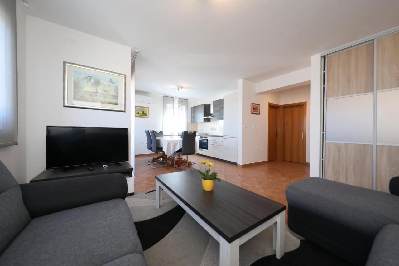 Apartment Dora Preko Eksteriør billede
