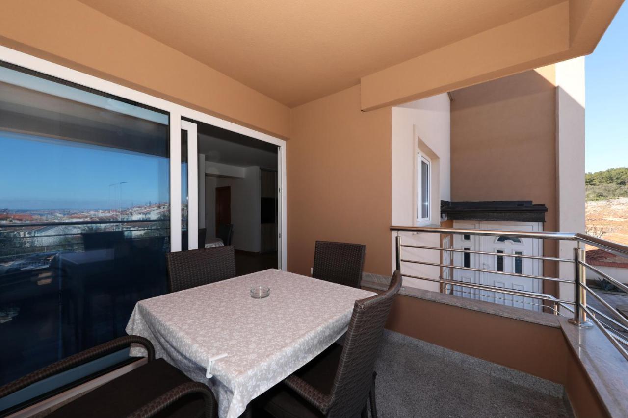 Apartment Dora Preko Eksteriør billede